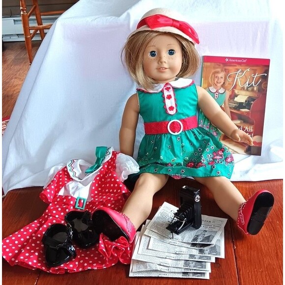 American Girl Doll Kit Kitteridge 18" 2 Outfits & Accessories Reporter - Picture 5 of 9